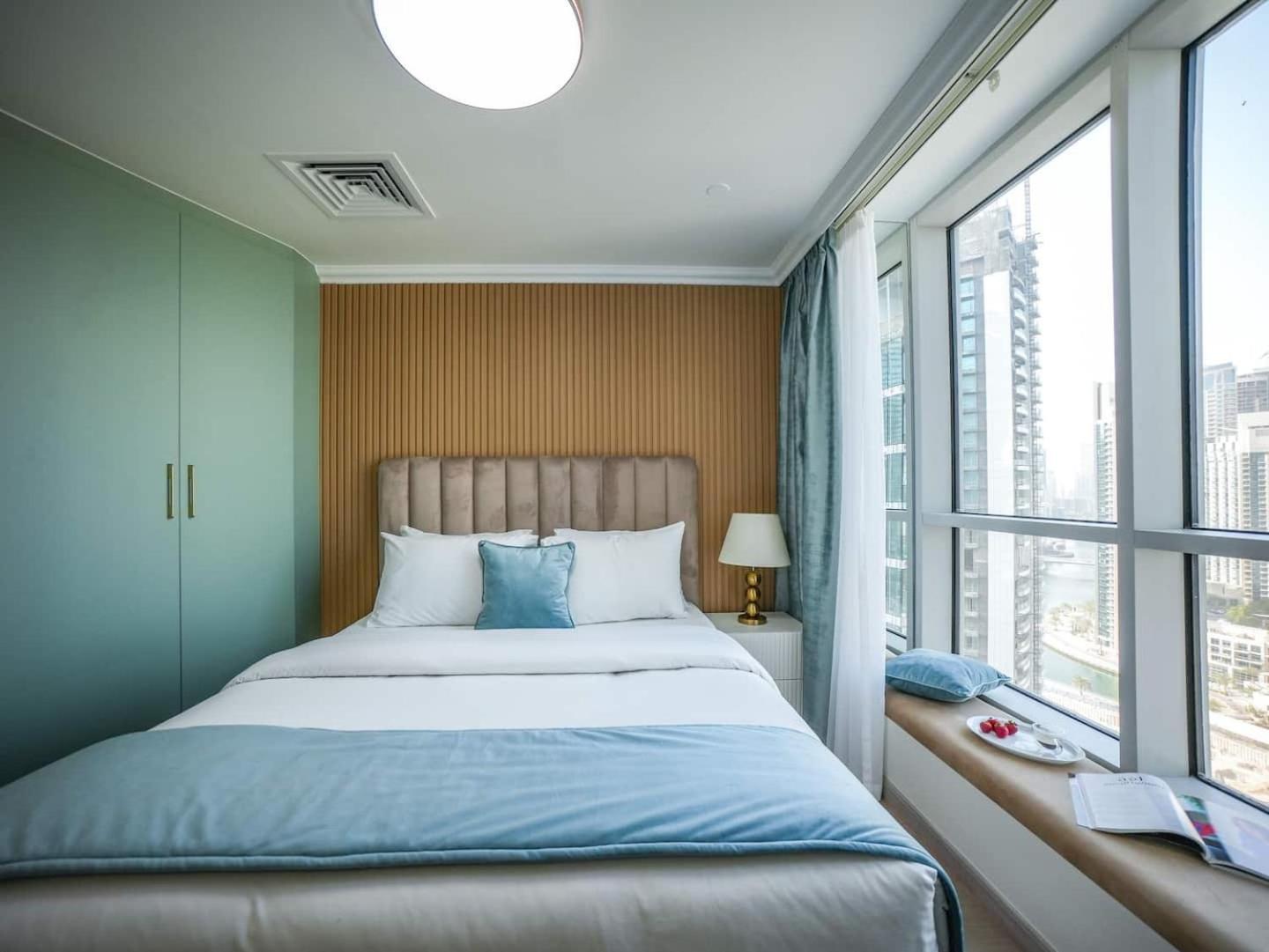 Deluxe 3 Bedroom With Marina & Sea View Dubai Exteriör bild